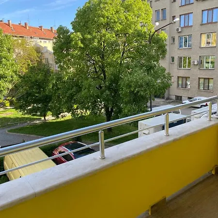 за гости дигена Apartment Kazanlŭk